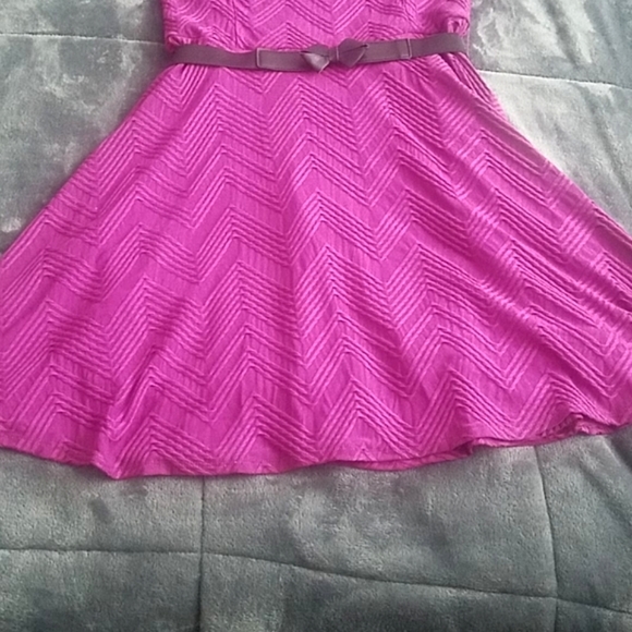 🌟Candie's Chevron Design Dress W/ Bow Belt - Picture 5 of 10